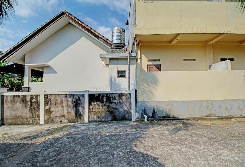 فندق Oyo Life 92954 Shanti Kost