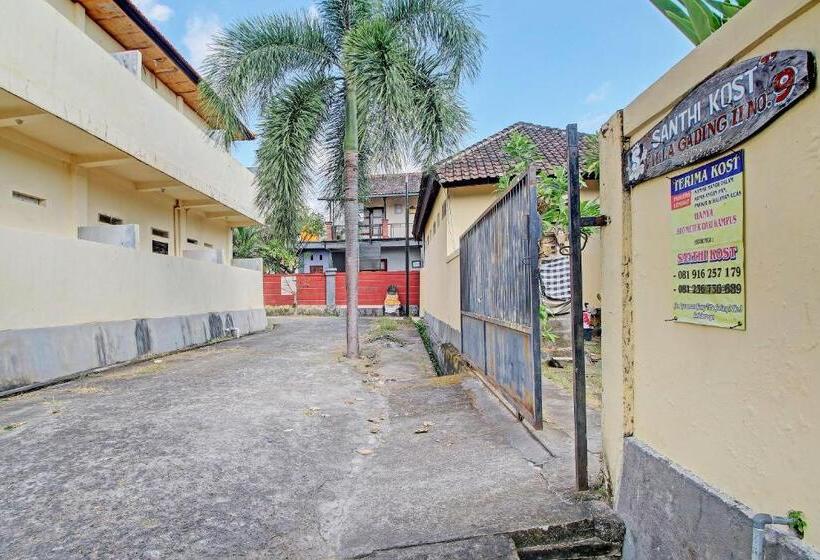 فندق Oyo Life 92954 Shanti Kost