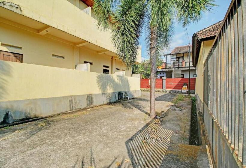 فندق Oyo Life 92954 Shanti Kost