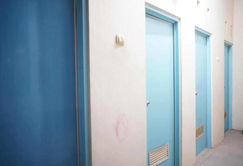 בית מלון כפרי Oyo Life 93038 Kost Putra Malilah