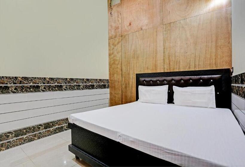 هتل Oyo Royal Guest House