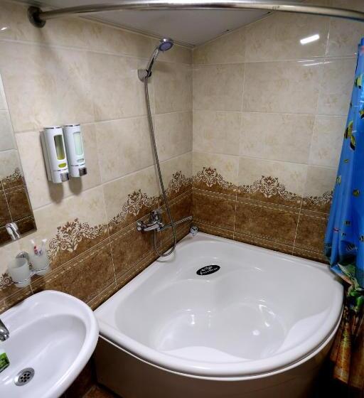 בית מלון כפרי Plaza 777