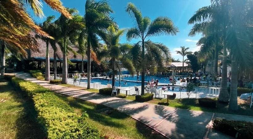 בית מלון כפרי Riopark Beach