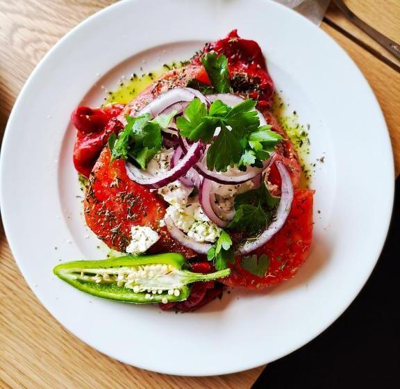 בית מלון כפרי Saint Constantine Mountain Retreat