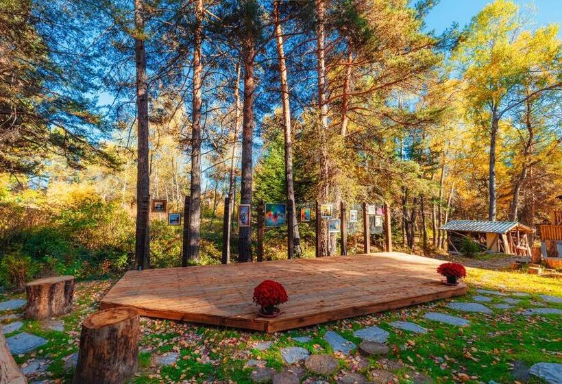 בית מלון כפרי Saint Constantine Mountain Retreat