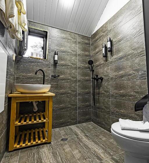 בית מלון כפרי Saint Constantine Mountain Retreat