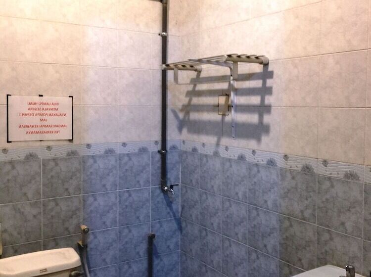 Szálloda Spot On 93014 Griya Nautika Sukodono