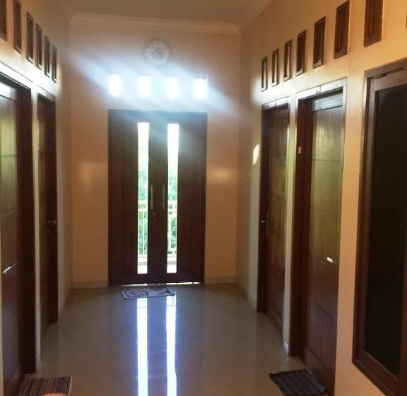 Szálloda Spot On 93014 Griya Nautika Sukodono