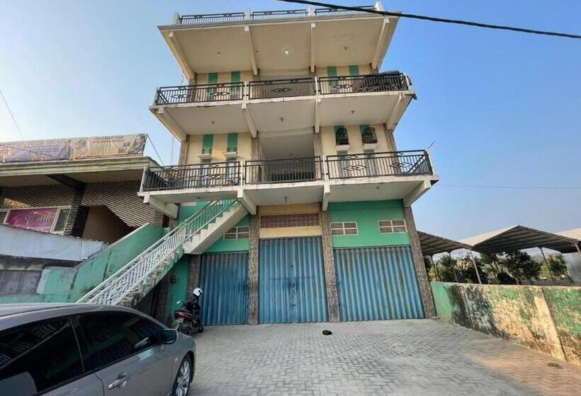 호텔 Spot On 93075 Nova Jaya 2 Homestay Syariah