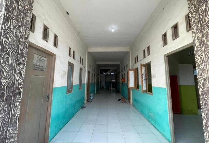 בית מלון כפרי Spot On 93075 Nova Jaya 2 Homestay Syariah