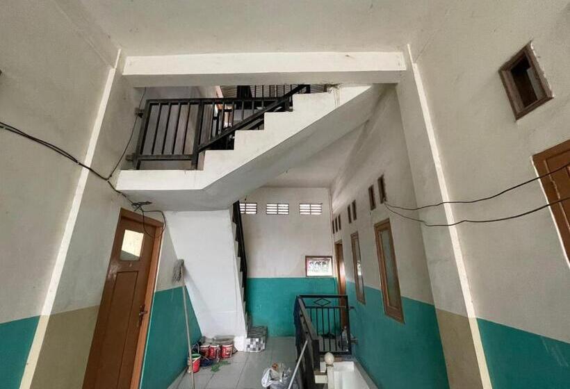 בית מלון כפרי Spot On 93075 Nova Jaya 2 Homestay Syariah