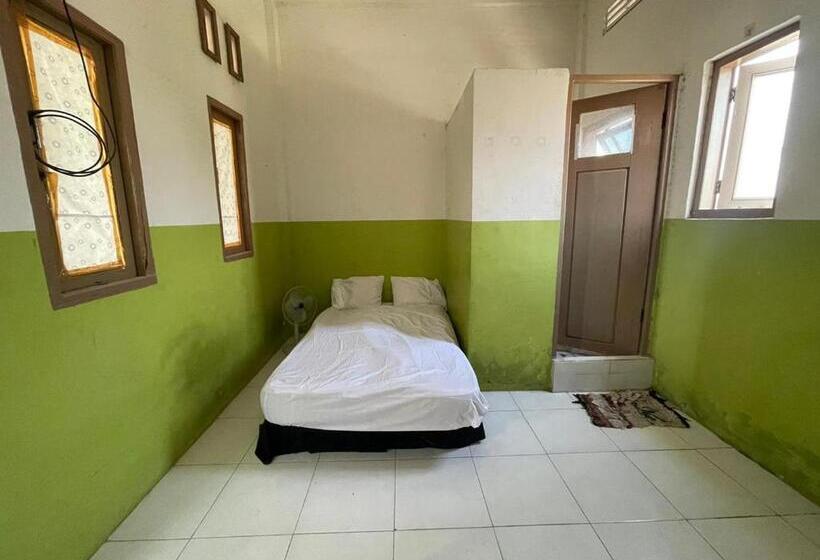 בית מלון כפרי Spot On 93075 Nova Jaya 2 Homestay Syariah