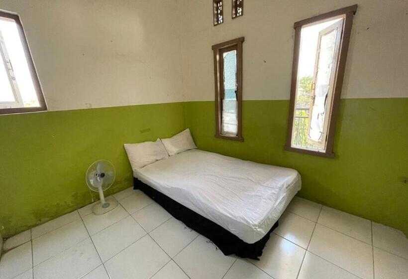 בית מלון כפרי Spot On 93075 Nova Jaya 2 Homestay Syariah