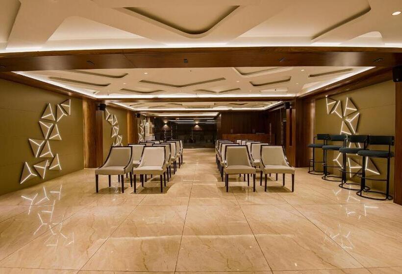 فندق The Imperial Inn