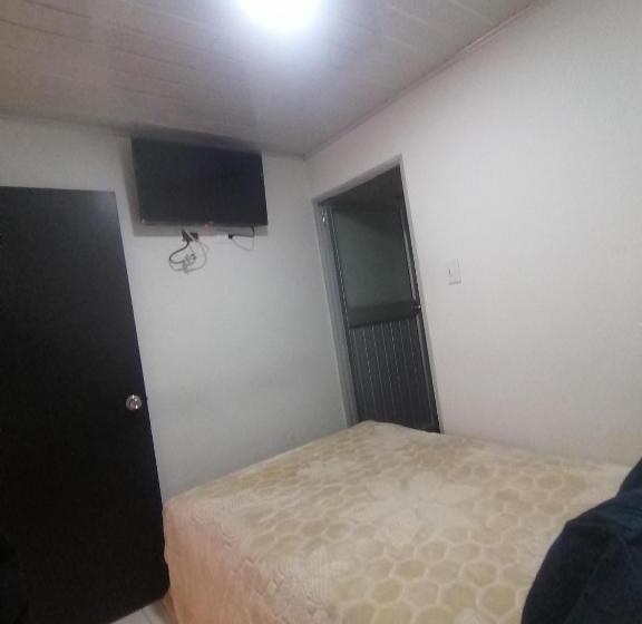 호텔 The Swit Real