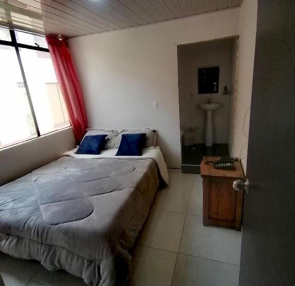 호텔 The Swit Real