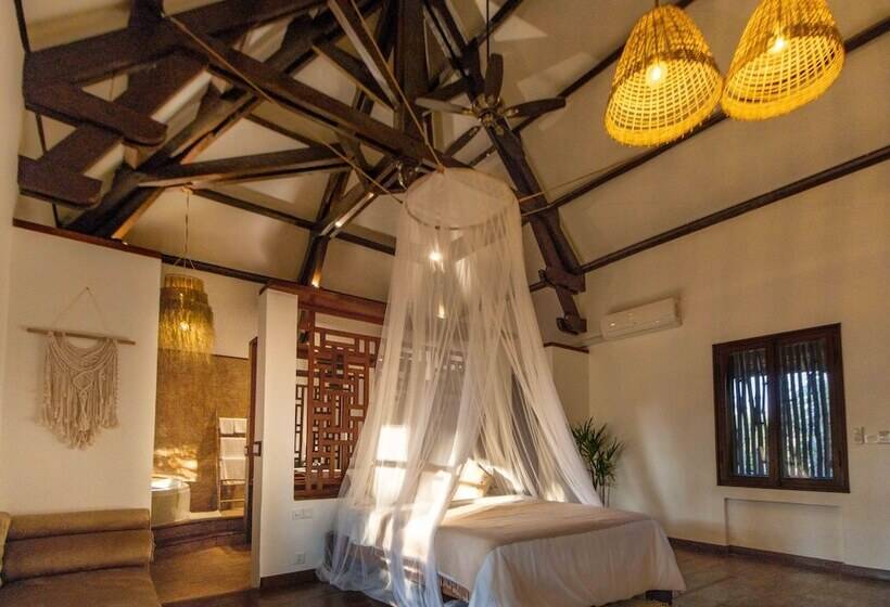 ホテル Through The Looking Glass Wellness Retreat Resort