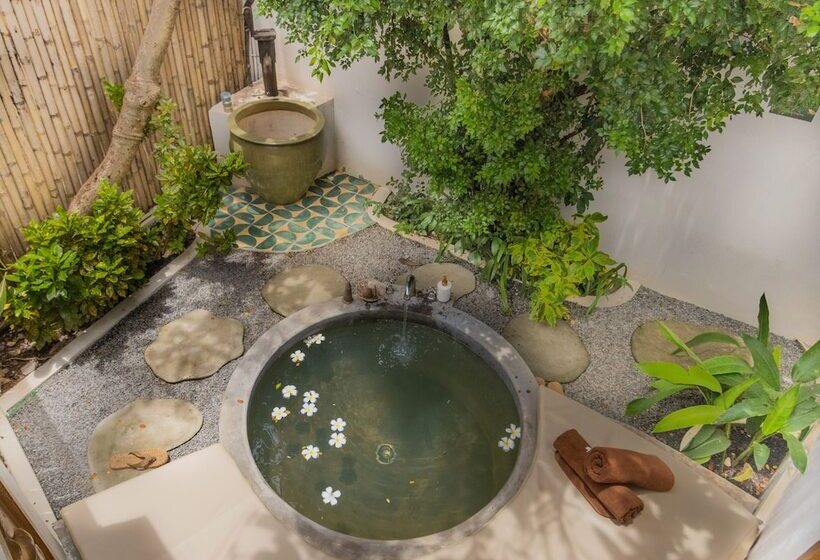 ホテル Through The Looking Glass Wellness Retreat Resort