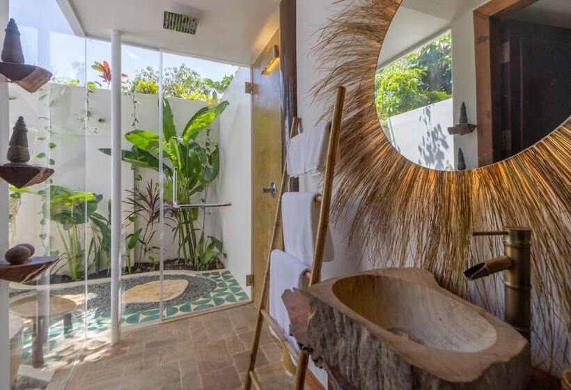 ホテル Through The Looking Glass Wellness Retreat Resort