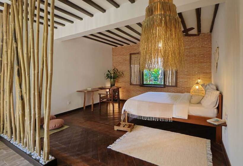 ホテル Through The Looking Glass Wellness Retreat Resort