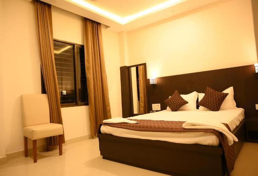 בית מלון כפרי Tripti Biswanath Chariali