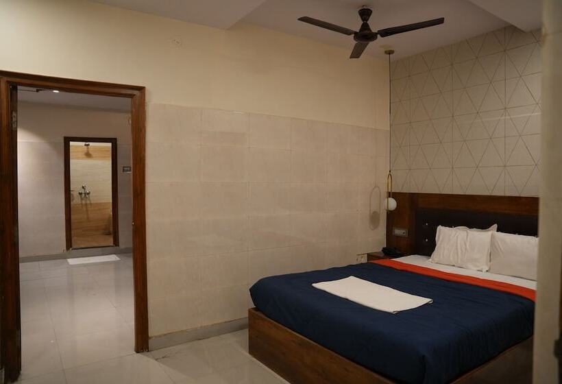 호텔 Vaidh Business