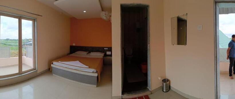 בית מלון כפרי Vanashree