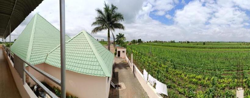 בית מלון כפרי Vanashree