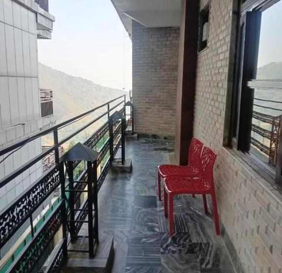 فندق Varuni On Mall Road, Mcleod Ganj, Dharamshala