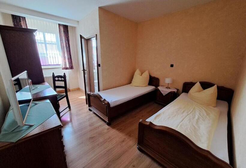 ホテル Zum Hirsch