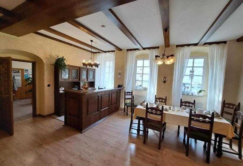 ホテル Zum Hirsch