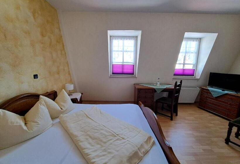 ホテル Zum Hirsch