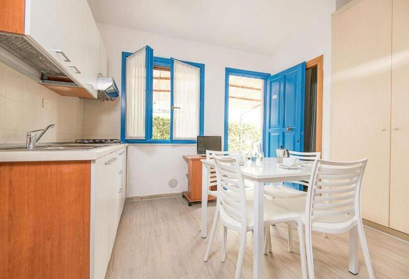 Isa Appartament Plus With Mezzanine, 4 Beds, Air Conditioning And Private Outdoor Area In Village Wi