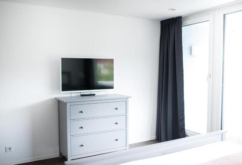 Keller Apartment