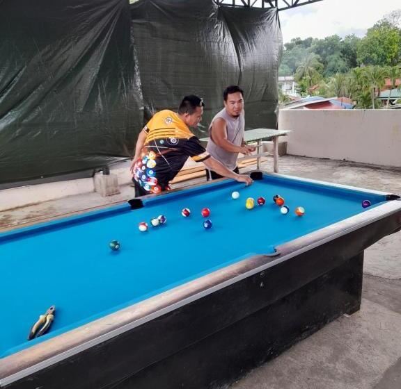 مُتل Daily Travellers Inn & Suites