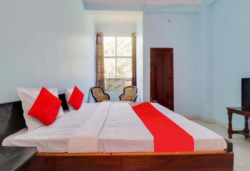 Oyo Flagship Hotel Kalindi Farms