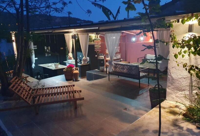 بنسيون Baykus Guesthouse Konukevi