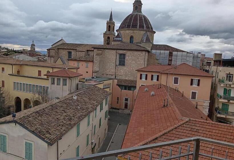 פנסיון Camere Vacanza Foligno Lusitana T