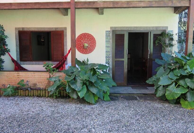 بنسيون Casa Flora