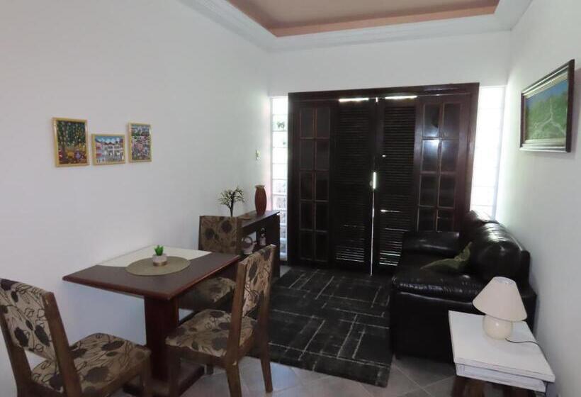 بنسيون Casa Flora