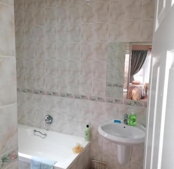 Пансион Clivia Guesthouse