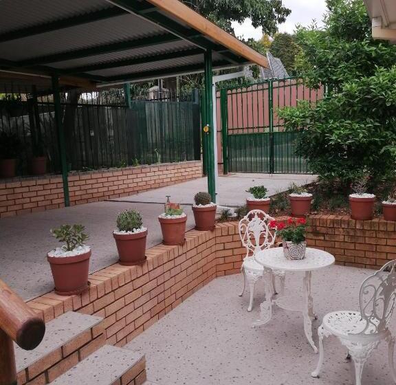 Пансион Clivia Guesthouse