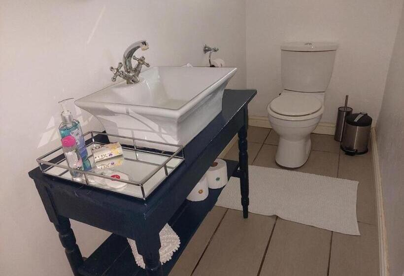 펜션 Living Waters House