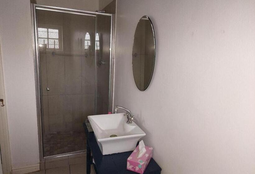 펜션 Living Waters House