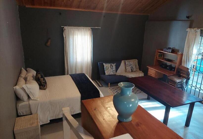 펜션 Living Waters House