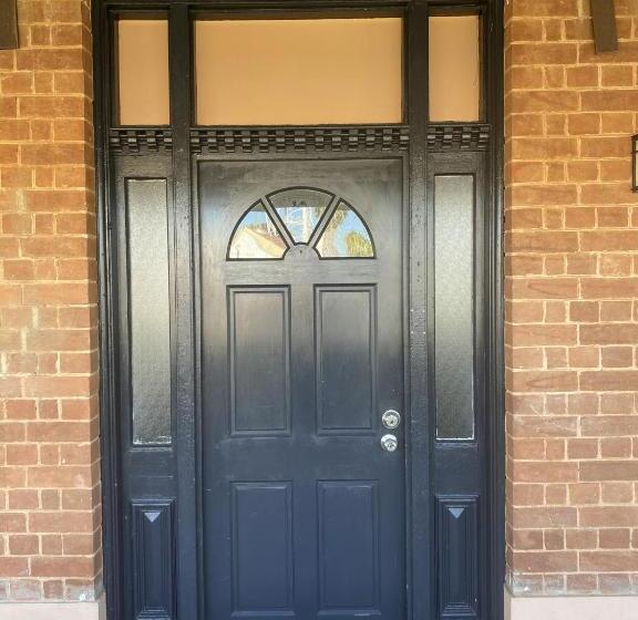 פנסיון Perrington Estate