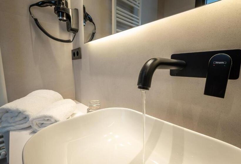 פנסיון Principe De Vergaras Lujo En El Centro De Logroño