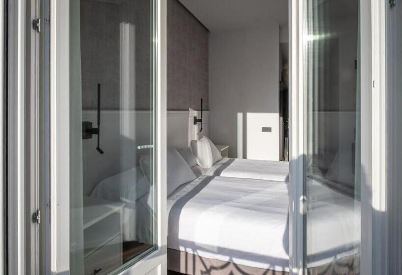 פנסיון Principe De Vergaras Lujo En El Centro De Logroño