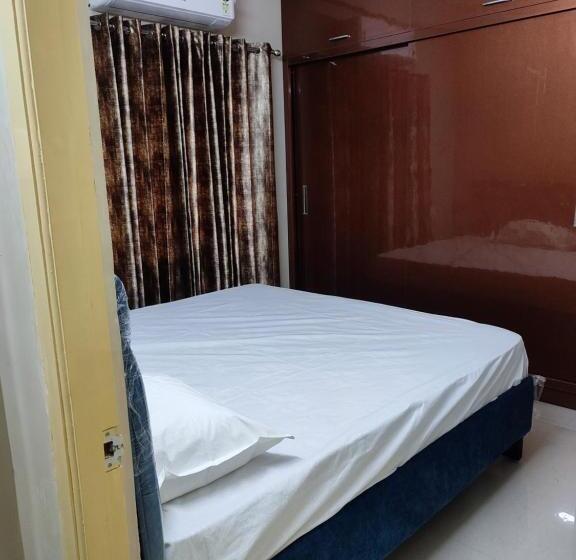 膳宿费 Rahuls Castle