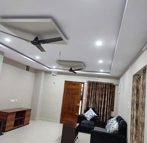 Пансион Rahuls Castle